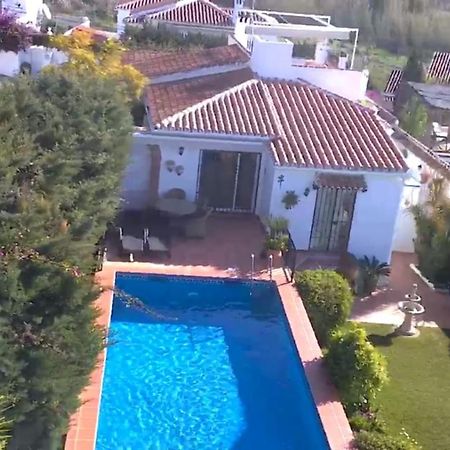 Bonita Villa En Nerja Casa Palomas Luaran gambar