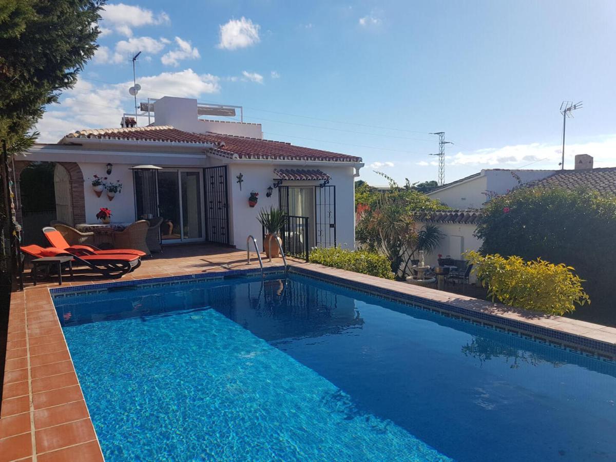 Bonita Villa En Nerja Casa Palomas Luaran gambar