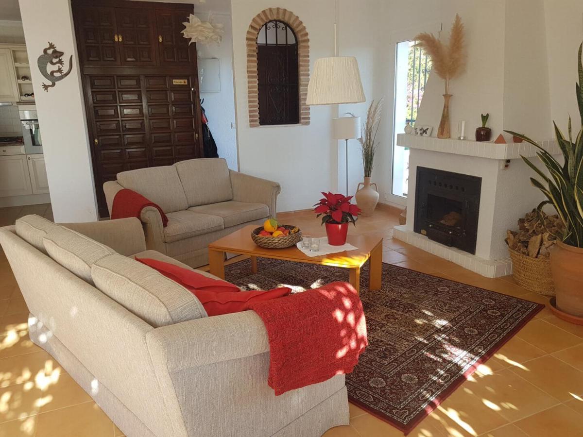 Bonita Villa En Nerja Casa Palomas Luaran gambar