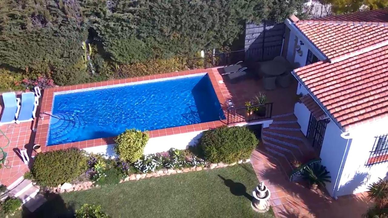 Bonita Villa En Nerja Casa Palomas Luaran gambar